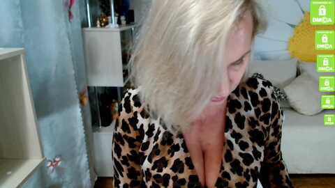 musicfairy @ myfreecams on 20230902