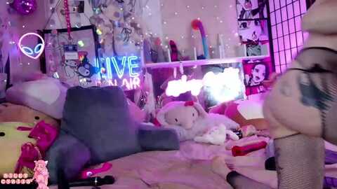 riley_cyriis @ myfreecams on 20230902