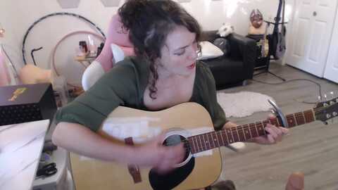 tiggerrosey @ myfreecams on 20230902