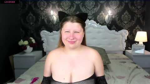 curvy_fox @ myfreecams on 20230903