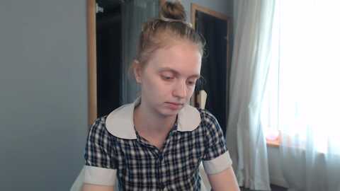 oliviawhites @ myfreecams on 20230903