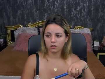 renesmesweet @ myfreecams on 20230903