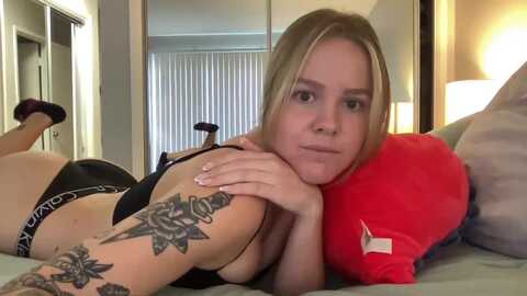 kittykat29 @ myfreecams on 20230904
