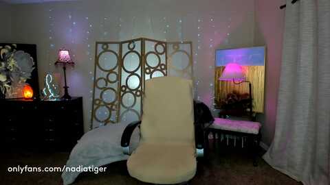 nadiatiger @ myfreecams on 20230904