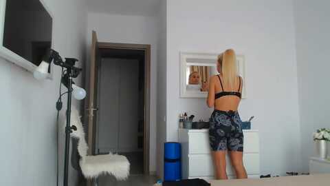 hrystina_ @ myfreecams on 20230905