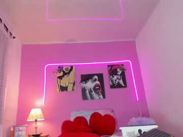 nikifox1 @ myfreecams on 20230905