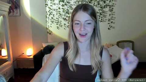 aspeneden @ myfreecams on 20230907