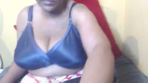 bustykelly50h @ myfreecams on 20230907