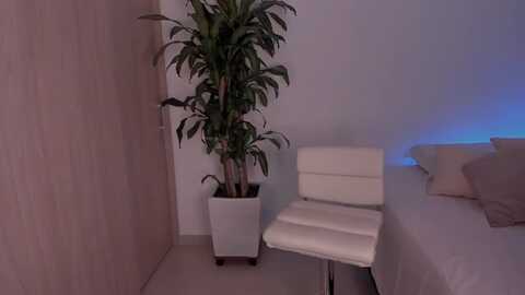 e_v_e_l_y_n_ @ myfreecams on 20230907