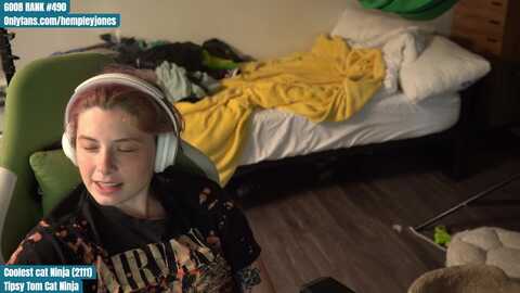 hempleyjones @ myfreecams on 20230907