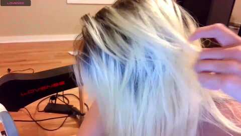 hollyhanna @ myfreecams on 20230907