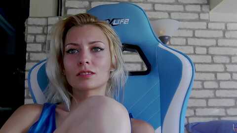 karoline121 @ myfreecams on 20230907