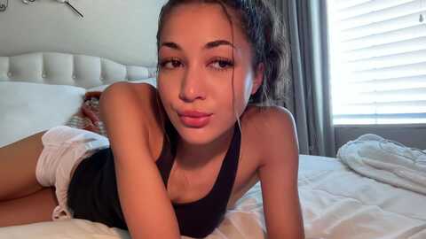 rosiexluv22 @ myfreecams on 20230907