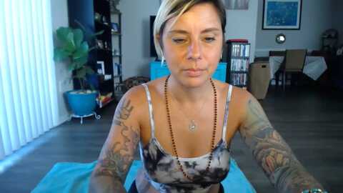 sunny_charms @ myfreecams on 20230907