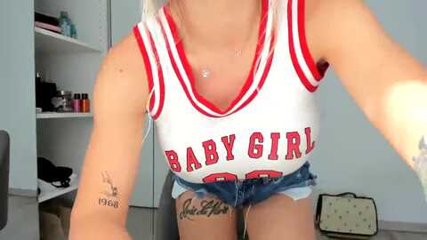 yourbabyyy96 @ myfreecams on 20230907