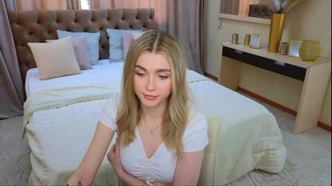 ccrystalsoul @ myfreecams on 20230909