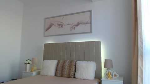 hrystina_ @ myfreecams on 20230909