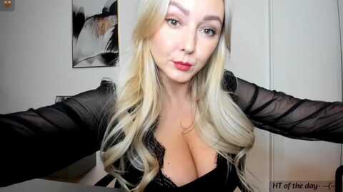 mi_ha @ myfreecams on 20230909