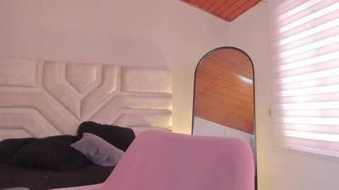 violet_03_ @ myfreecams on 20230909