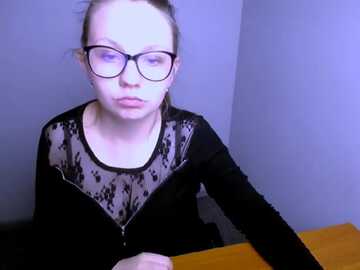 annahotty_ @ myfreecams on 20230910