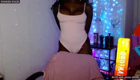 desidosa @ myfreecams on 20230912
