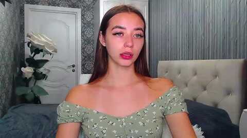 emeraldlilyyy @ myfreecams on 20230912