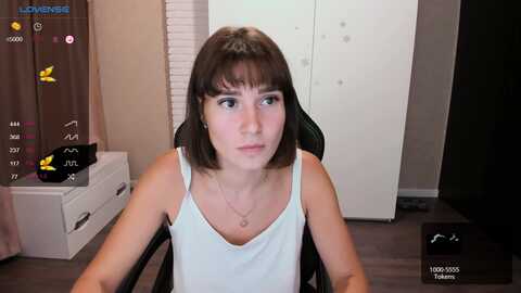 hollymollyy @ myfreecams on 20230912