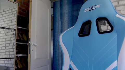 karoline121 @ myfreecams on 20230912