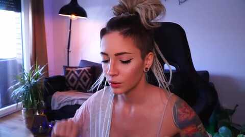 kend_dall @ myfreecams on 20230912