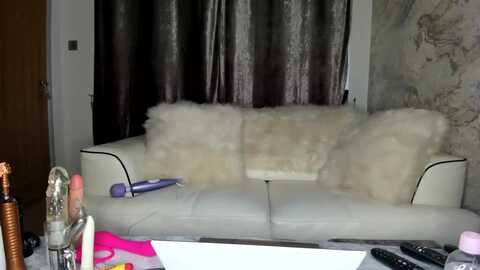 klo35 @ myfreecams on 20230912