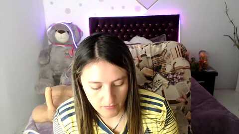 lorenahot06 @ myfreecams on 20230912