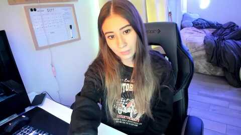 lory_babygirl @ myfreecams on 20230912