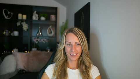 nikki__sexx__ @ myfreecams on 20230912