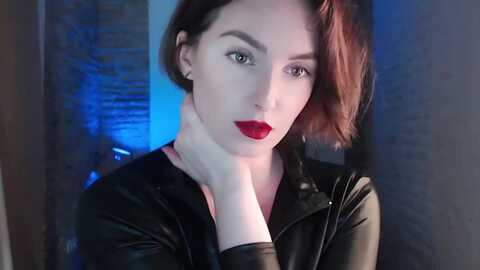 red_lips_girl