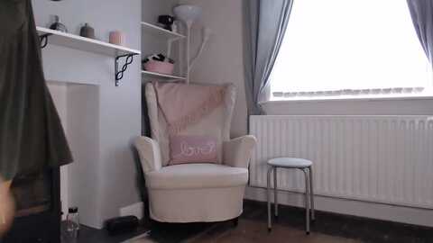 wildpersian @ myfreecams on 20230912