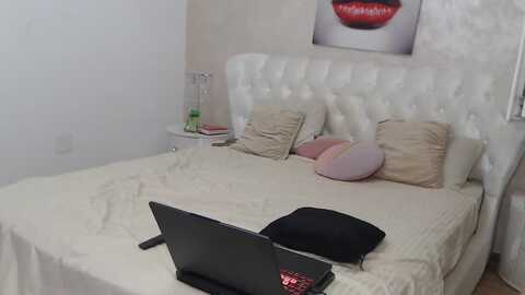 blondeefairy @ myfreecams on 20230913