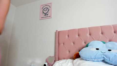 cherrycute666 @ myfreecams on 20230913