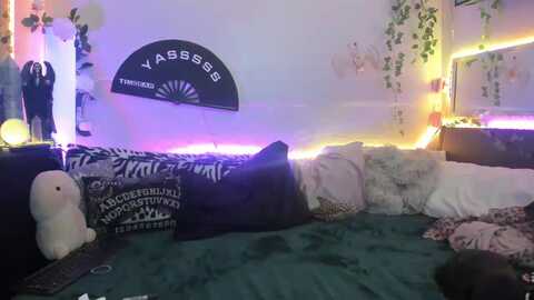 larissalarson @ myfreecams on 20230913