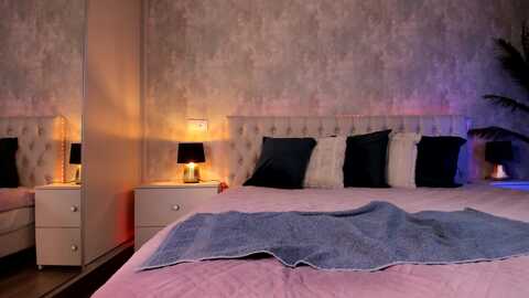 mq_raisa @ myfreecams on 20230913