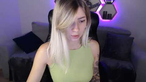 nanafox @ myfreecams on 20230913