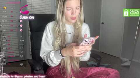 sarahsweets18 @ myfreecams on 20230913