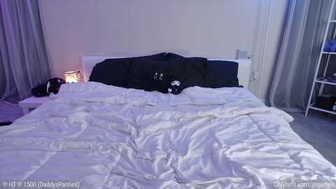 angiefae @ myfreecams on 20230914