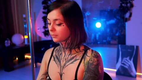 col0urburst @ myfreecams on 20230914