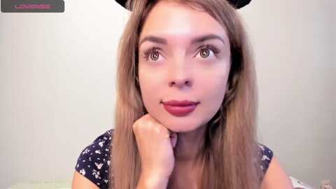 elliefloyd @ myfreecams on 20230914