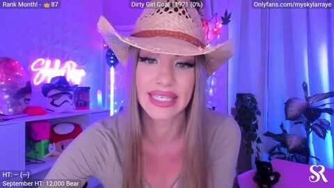 myskylarraye @ myfreecams on 20230914