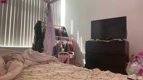 seyntt @ myfreecams on 20230914