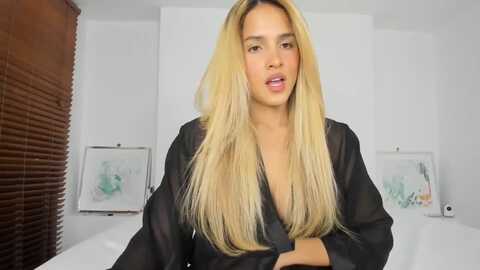 emiliana_cruz @ myfreecams on 20230915