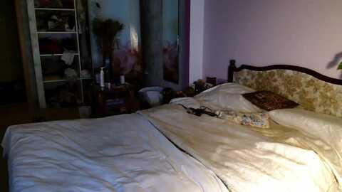 juliannalux @ myfreecams on 20230915