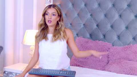 kellymathews @ myfreecams on 20230915