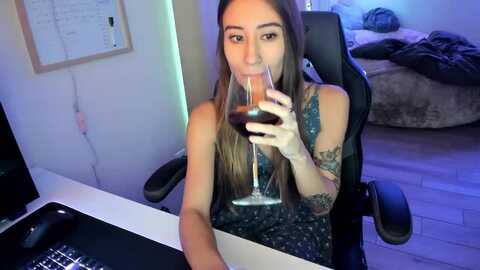 lory_babygirl @ myfreecams on 20230915